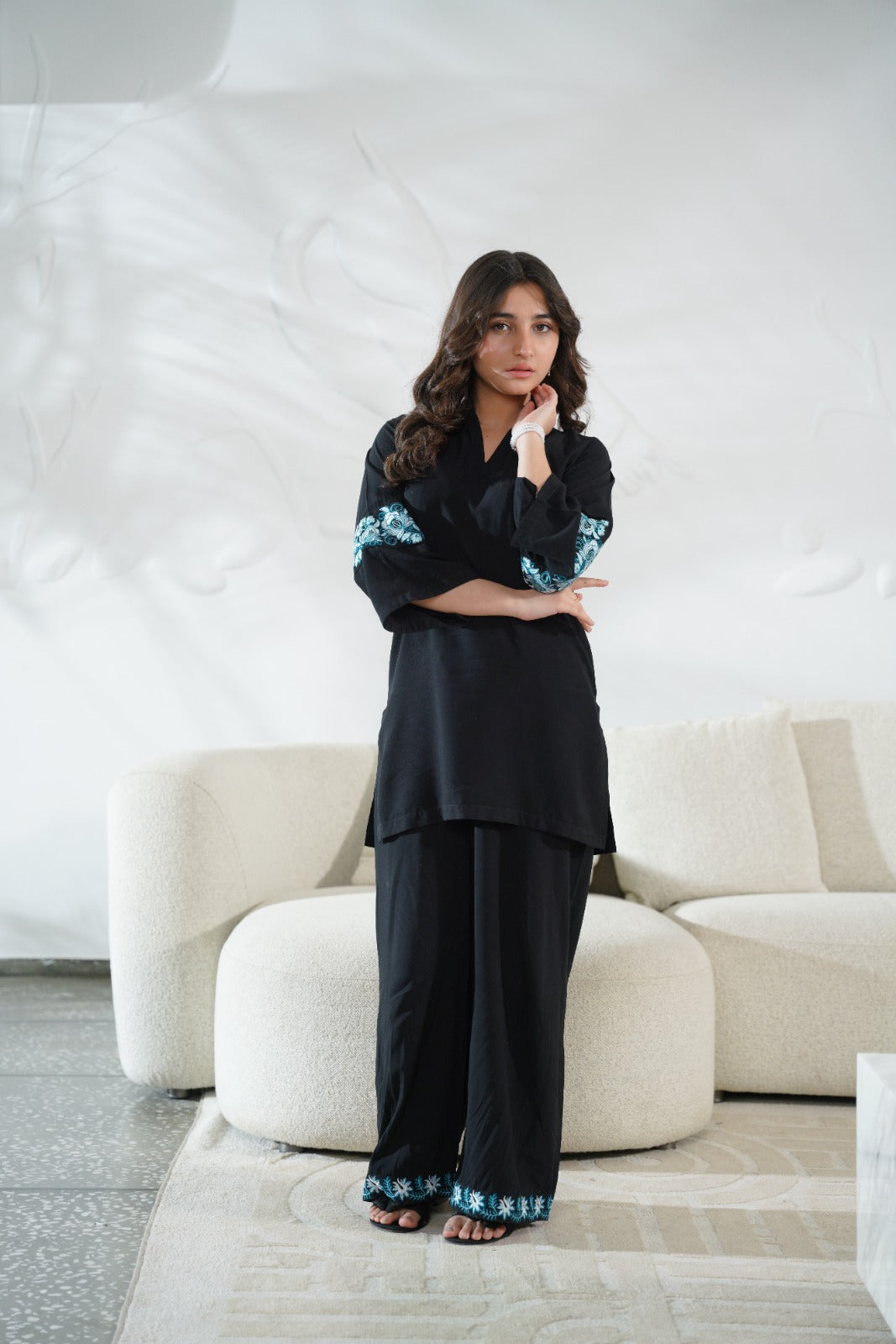 Harper Tailored - 2pcs - Embroidered