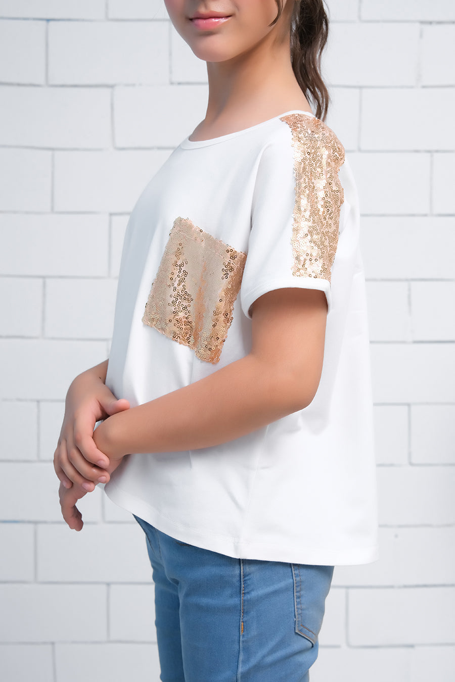 White Short Sleeves Contrast Sequins Pocket Tee