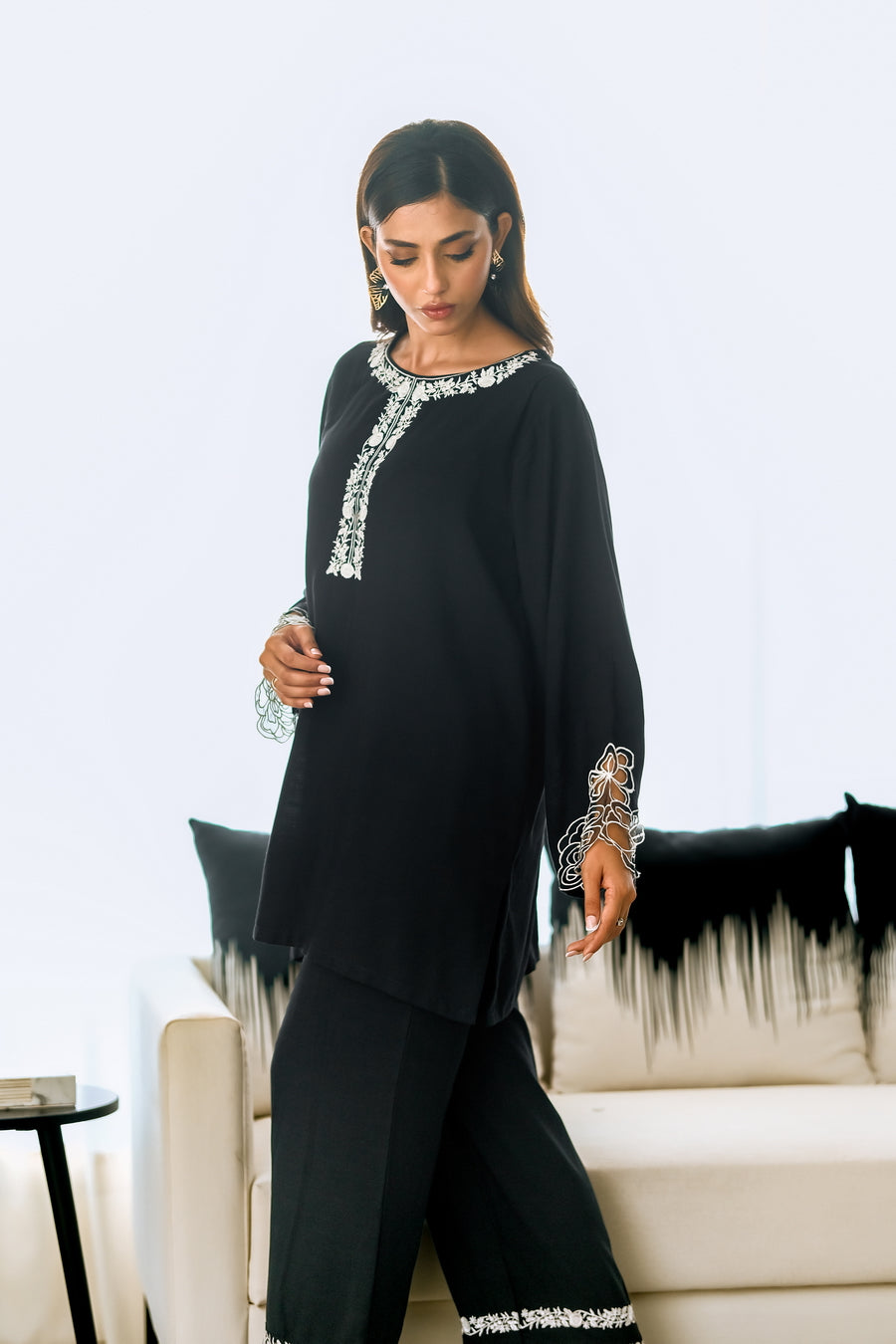 Noir Elegance - 2pcs - Embroidered