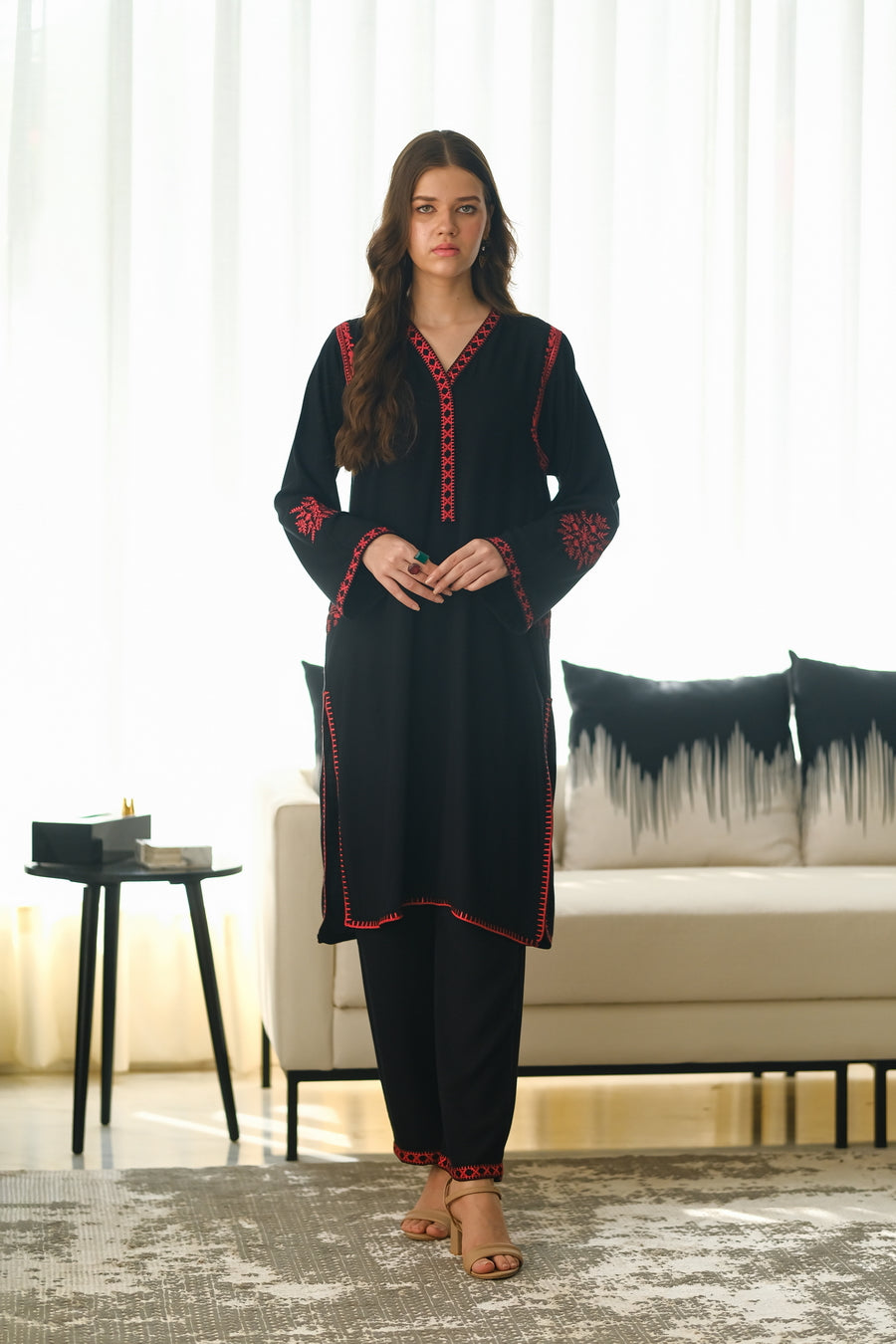 Scarlet Elegance - 2pcs - Embroidered