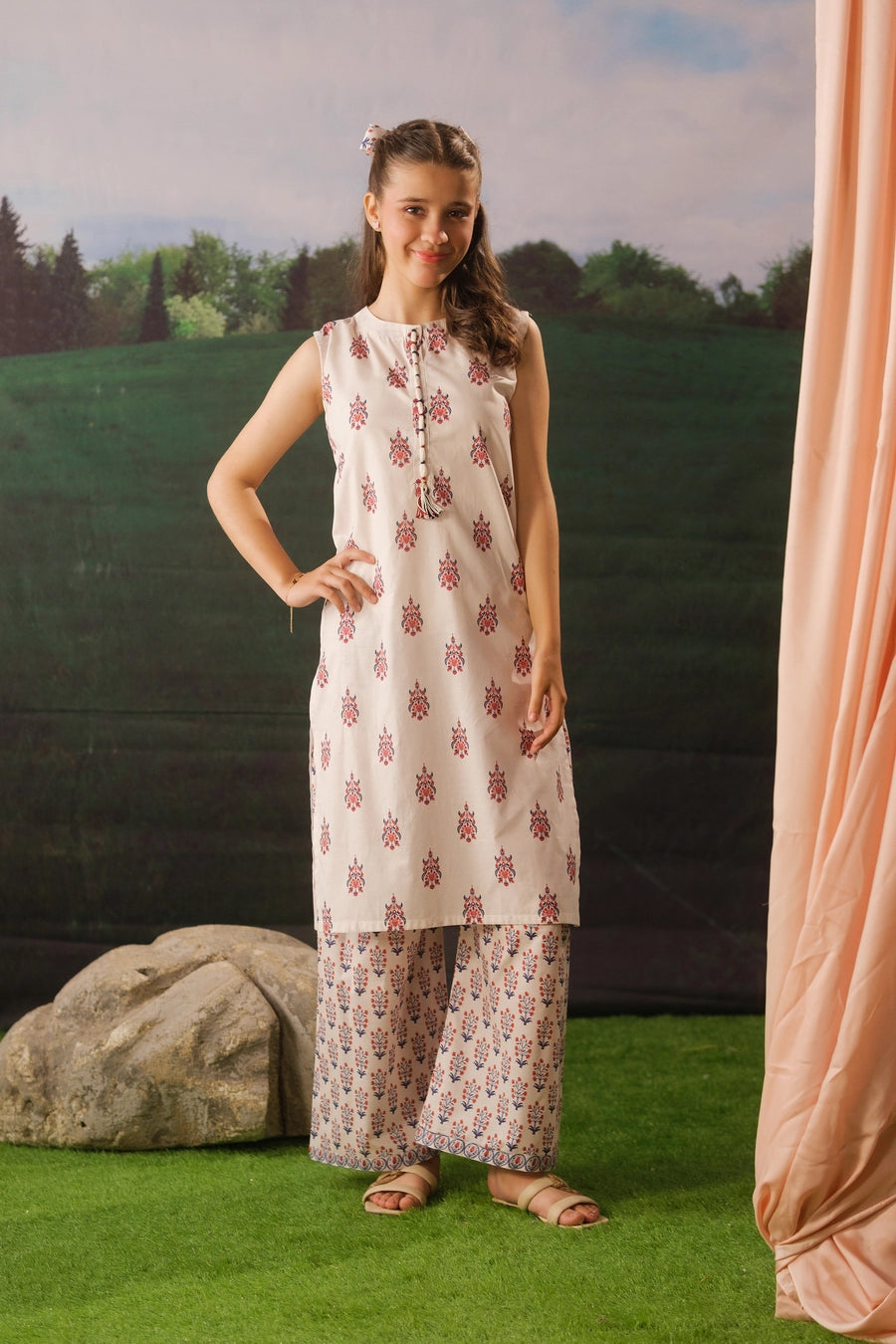 Pearl Flora - 2pcs - Cotton/Lawn - 2pcs-ready-to-wear - Sprinkles Pakistan