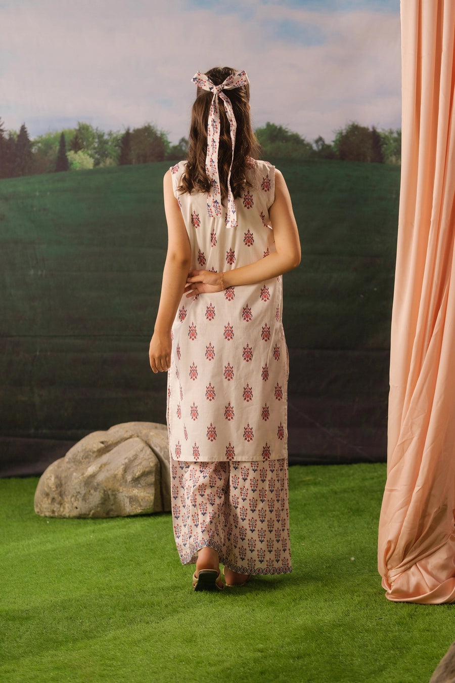 Pearl Flora - 2pcs - Cotton/Lawn - 2pcs-ready-to-wear - Sprinkles Pakistan