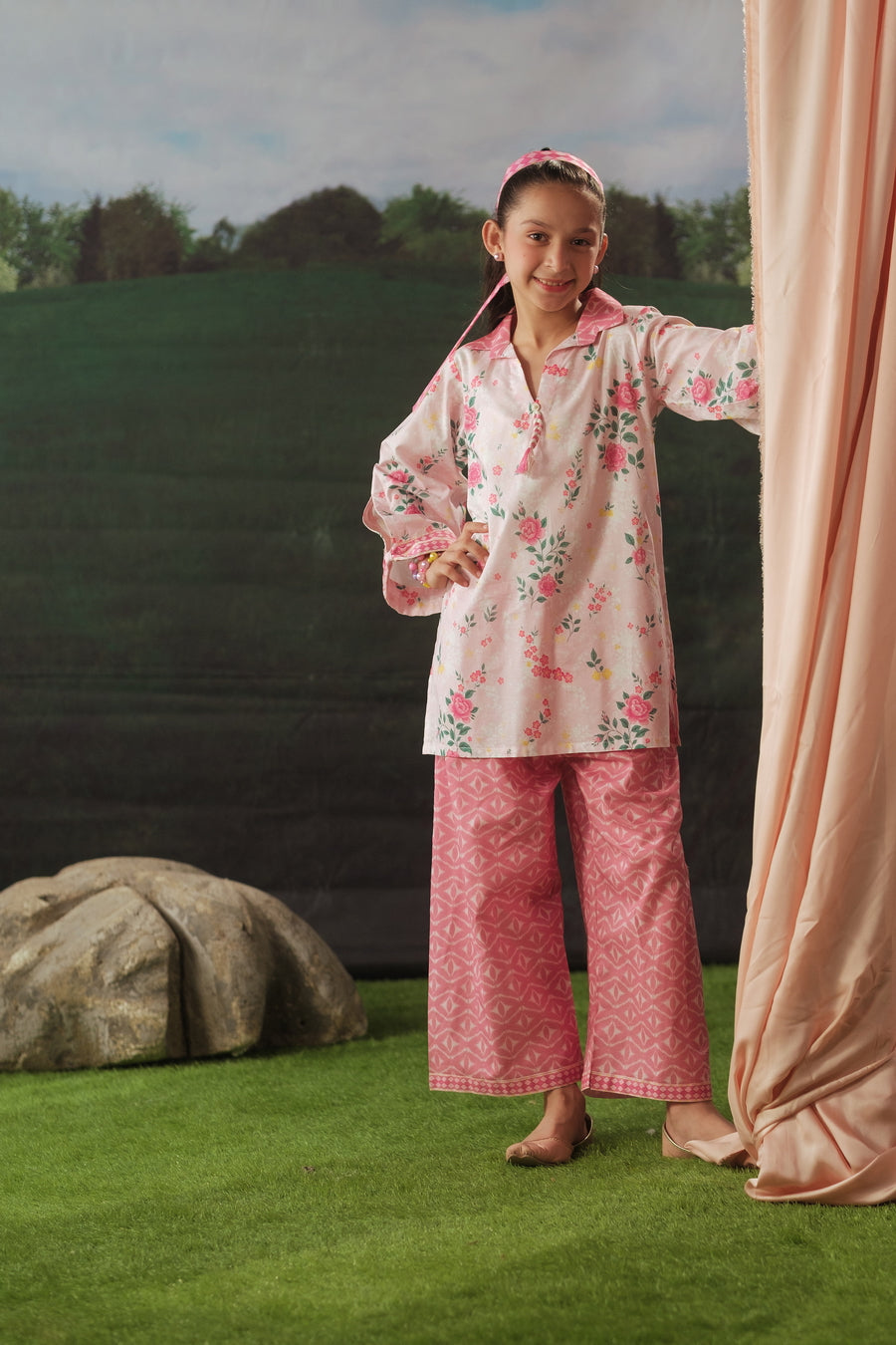 Pink Meadow - 2pcs - Cotton/Lawn - 2pcs-ready-to-wear - Sprinkles Pakistan