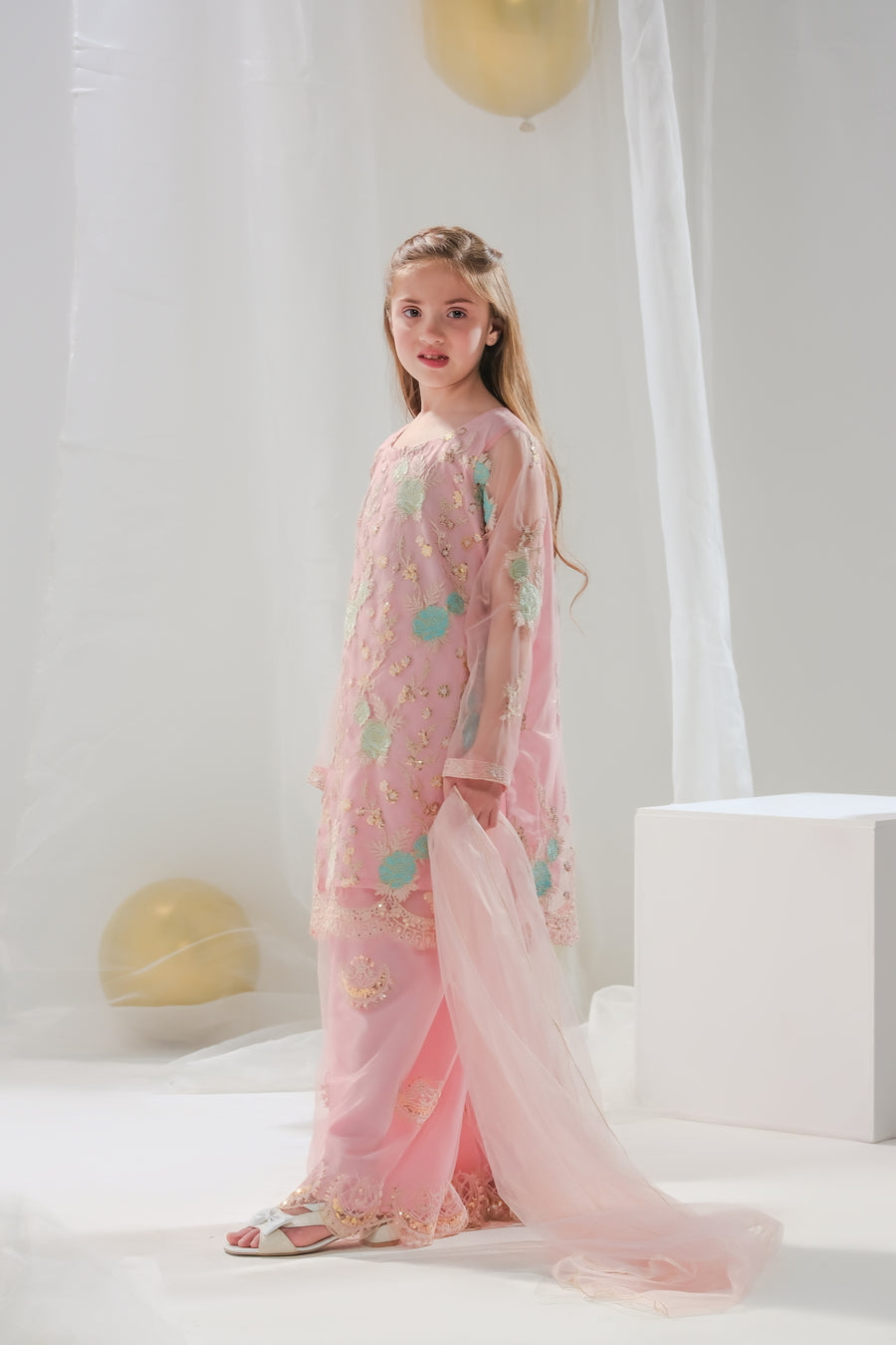 Aiza - 3-Piece Embroidered Set