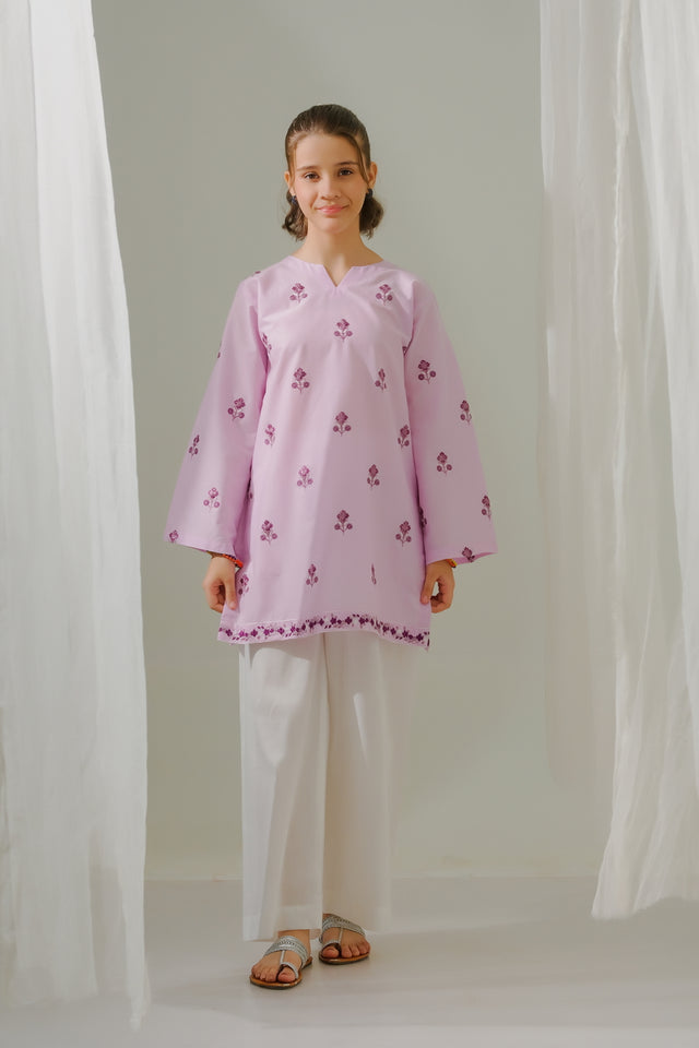 Whimsical Floral Charm - 1pc - Embroidered