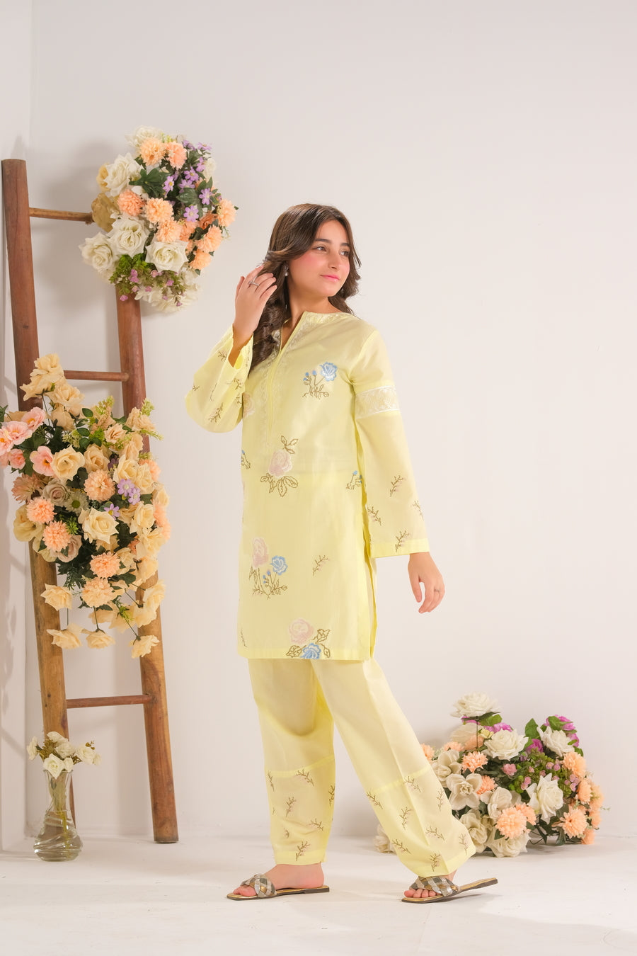 Sunshine Garden Yellow - 2pcs - Embroidered
