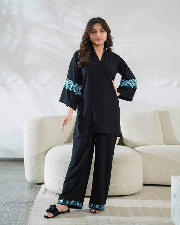 Harper Tailored - 2pcs - Embroidered