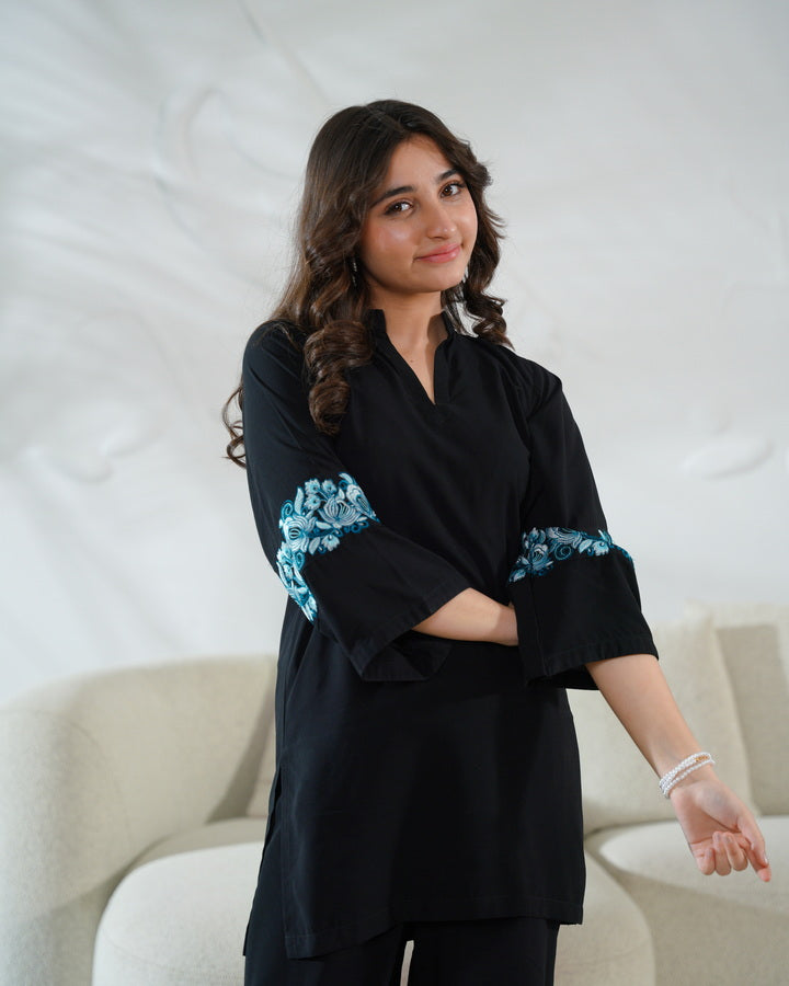 Harper Tailored - 2pcs - Embroidered